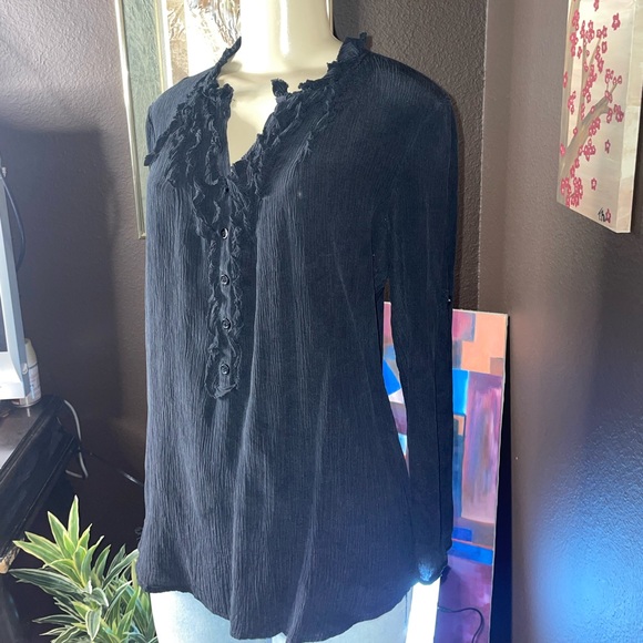 🖤Unique Drew Silk Top! - Picture 3 of 10
